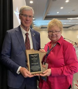 MFU President Gary Wertish and Carol Anderson of Benton County.